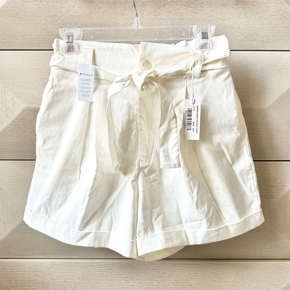 WOMEN’S SHORTS WITH BELT - SIZE L/4